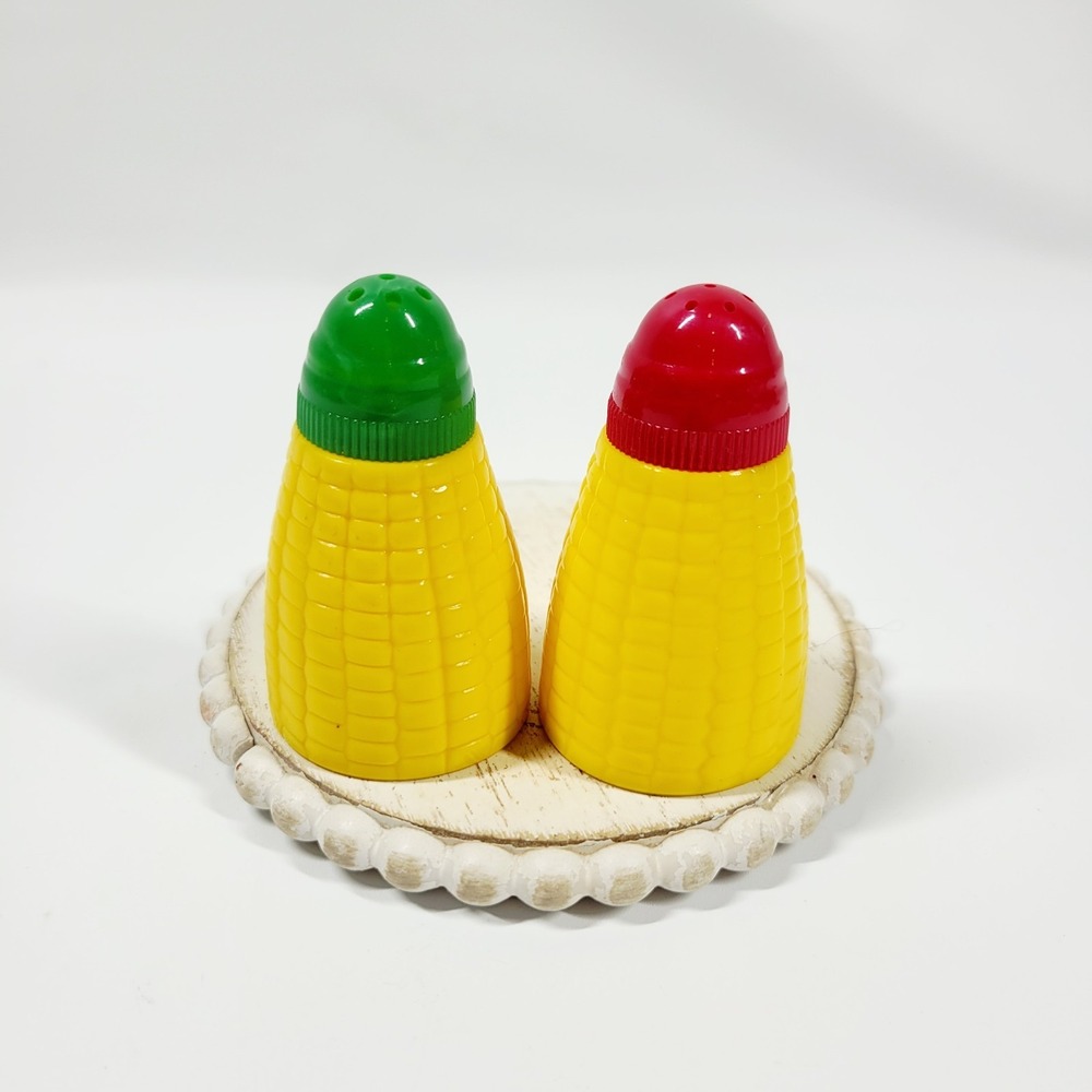 Vintage 1960s Corn On The Cob Plastic Colorful Salt And Pepper Shakers Kitschy